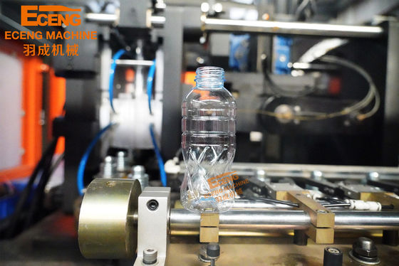 Penuh Otomatis 4 Rongga Botol PET Mesin Hembusan Plastik Peregangan Air Jus Minuman CSD