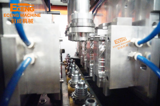 Penuh Otomatis 4 Rongga Botol PET Mesin Hembusan Plastik Peregangan Air Jus Minuman CSD