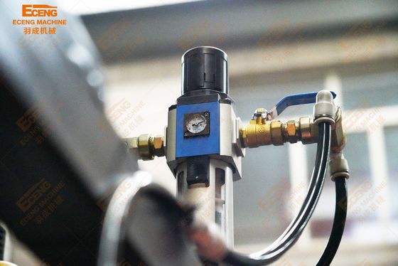 Peralatan Contoh Blow Moulding Sepenuhnya Otomatis Output Tinggi