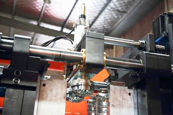 Mesin Blow Moulding Botol Air Otomatis 1500BPH 5liter Eceng Q5L2 48kW